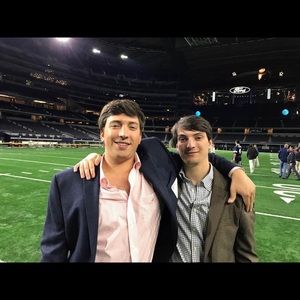 Meet your Posher, Hayes